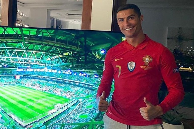 Ronaldo bị cáo buộc vi phạm quy định phòng chống dịch - Ảnh 1.