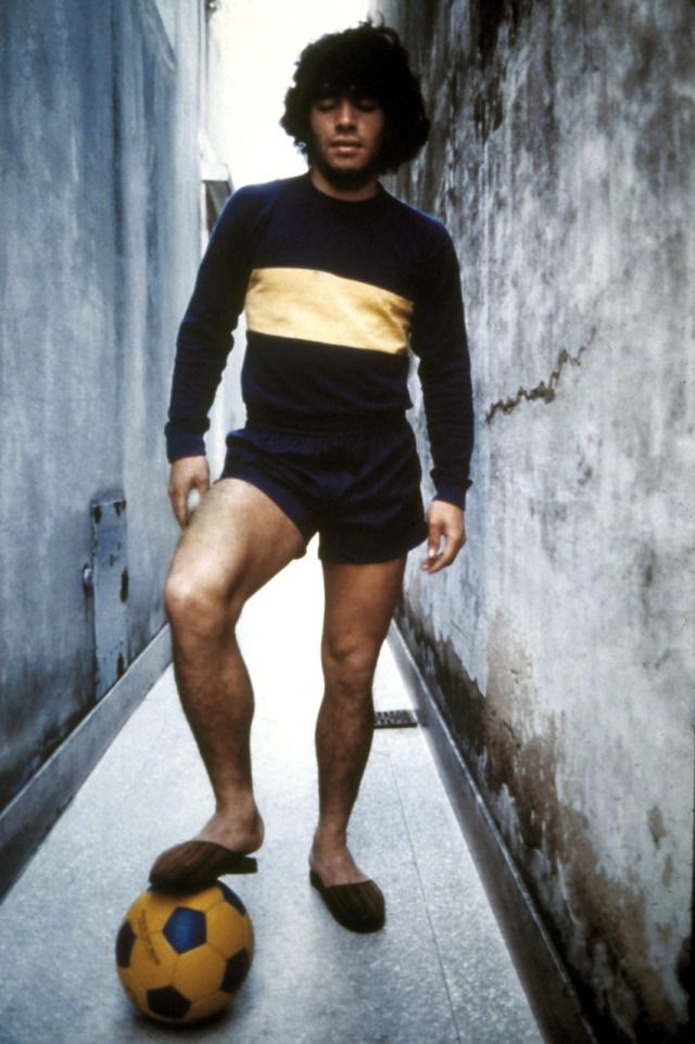 Diego Maradona: Hành trình tạo nên một huyền thoại - Ảnh 2.
