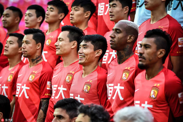 Liên đoàn bóng đá Trung Quốc kêu gọi các CLB cắt giảm 30% lương, số tiền tiết kiệm lên đến hơn 3300 tỷ đồng khiến nhiều người choáng váng - Ảnh 1.