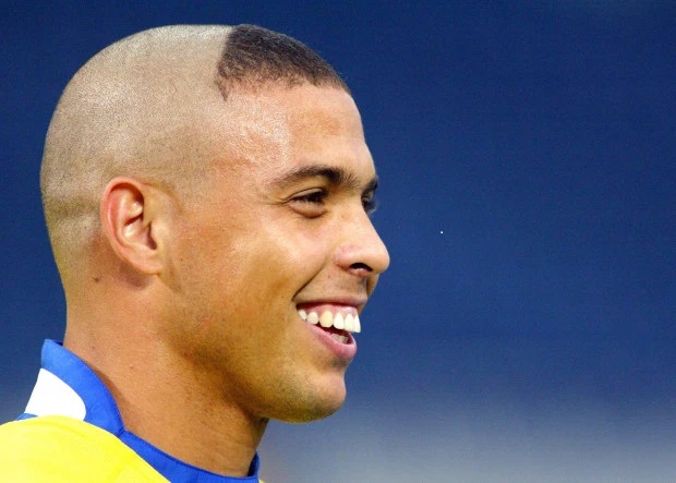 Fan nhí bị troll cực gắt vì muốn được đẹp trai, tóc tai vuốt vuốt như Ronaldo - Ảnh 4.
