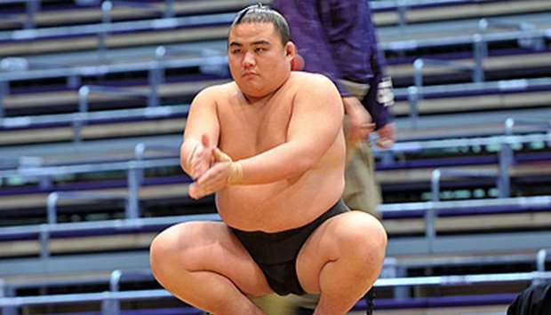 Võ sĩ sumo Nhật qua đời vì Covid-19 - Ảnh 1.