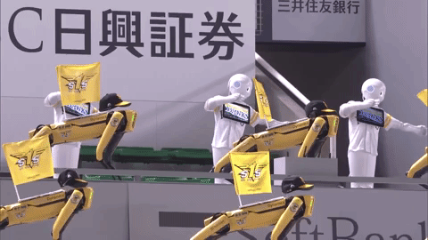Người Nhật trình làng dàn robot cổ vũ mùa Covid-19: Rất sáng tạo nhưng rùng rợn thế này cầu thủ nào dám thi đấu? - Ảnh 2.