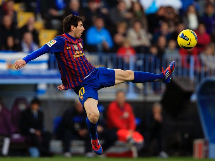 Nhìn lại hành trình đã qua của Messi trong màu áo của Barca  - Ảnh 10.