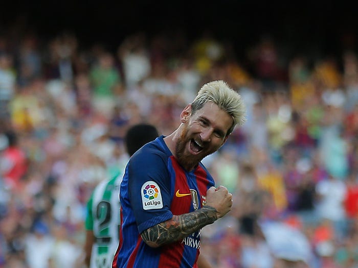Nhìn lại hành trình đã qua của Messi trong màu áo của Barca  - Ảnh 14.