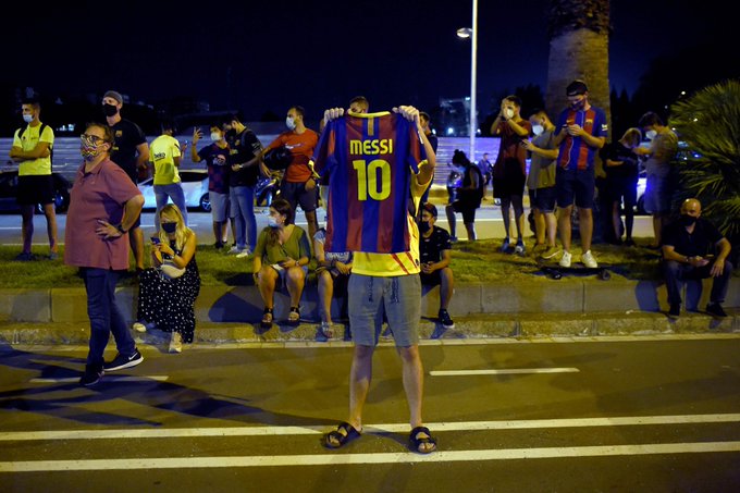 Chấn động: Messi chính thức yêu cầu hủy hợp đồng với Barcelona - Ảnh 2.