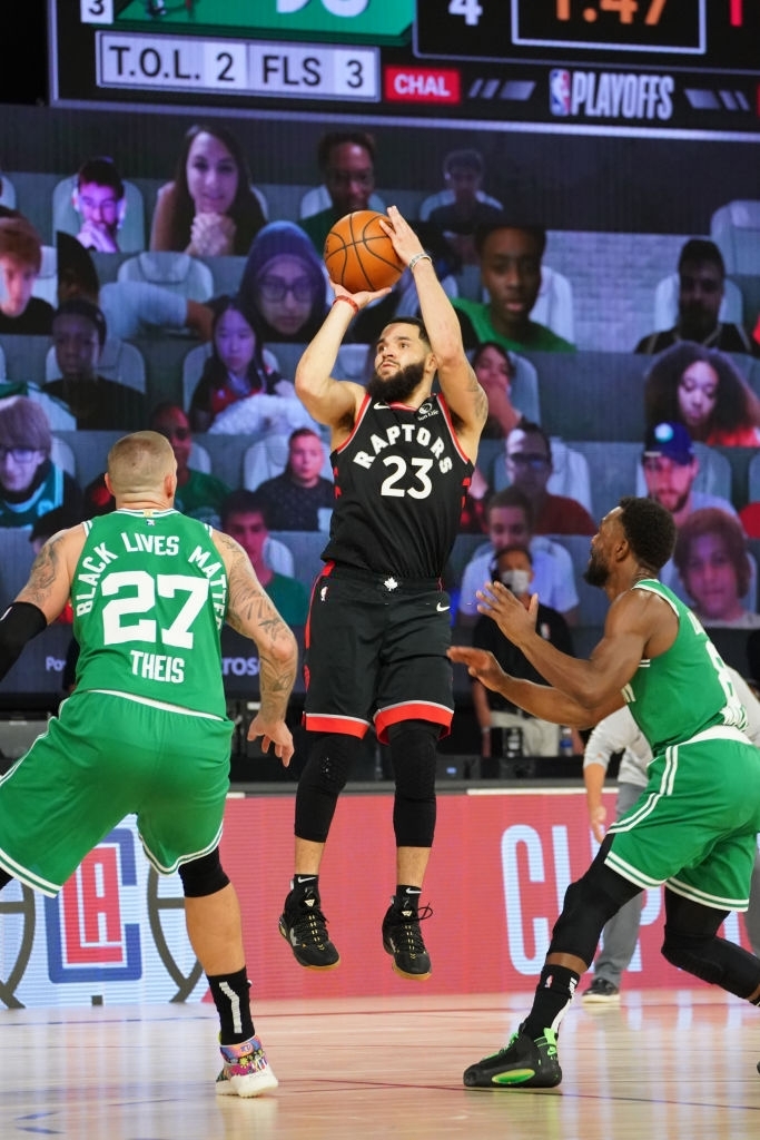 &quot;Khủng long đầu đàn&quot; Kyle Lowry lập kỷ lục cá nhân, dẫn dắt Toronto Raptors tới Game 7 - Ảnh 3.