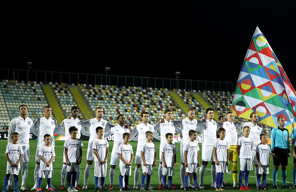 Tuyển Anh lỡ cơ hội phục thù World Cup trên sân bóng im ắng fan - Ảnh 1.
