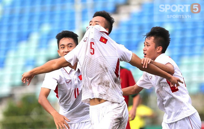 HLV Hoàng Anh Tuấn: Không cần sử dụng Đoàn Văn Hậu đá U19 Đông Nam Á - Ảnh 2.