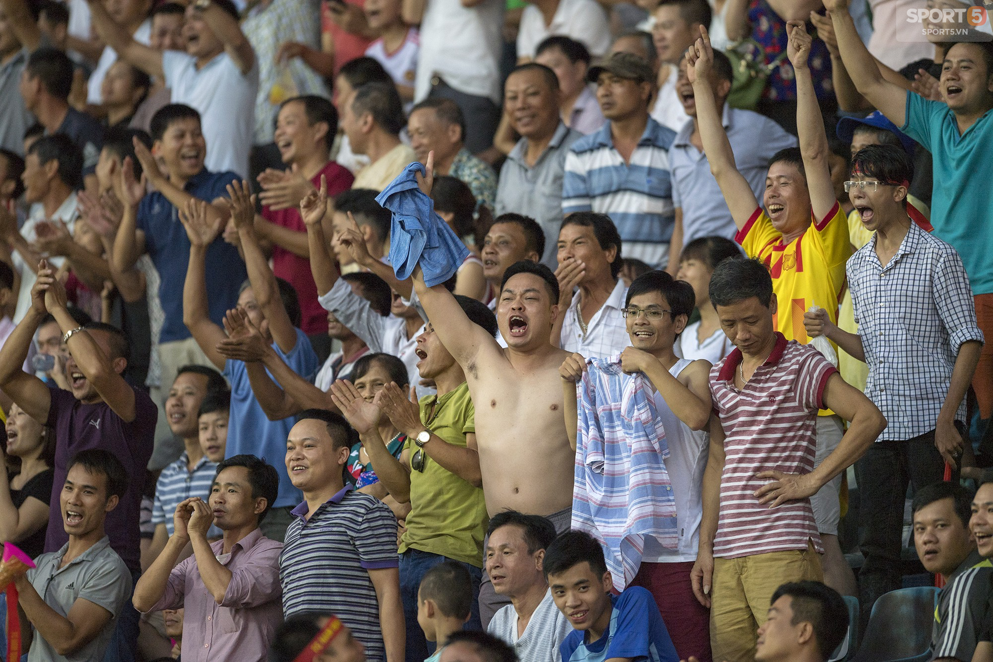 Nam Định hòa đội xếp thứ 2 V-League ở thế dẫn trước - Ảnh 7.
