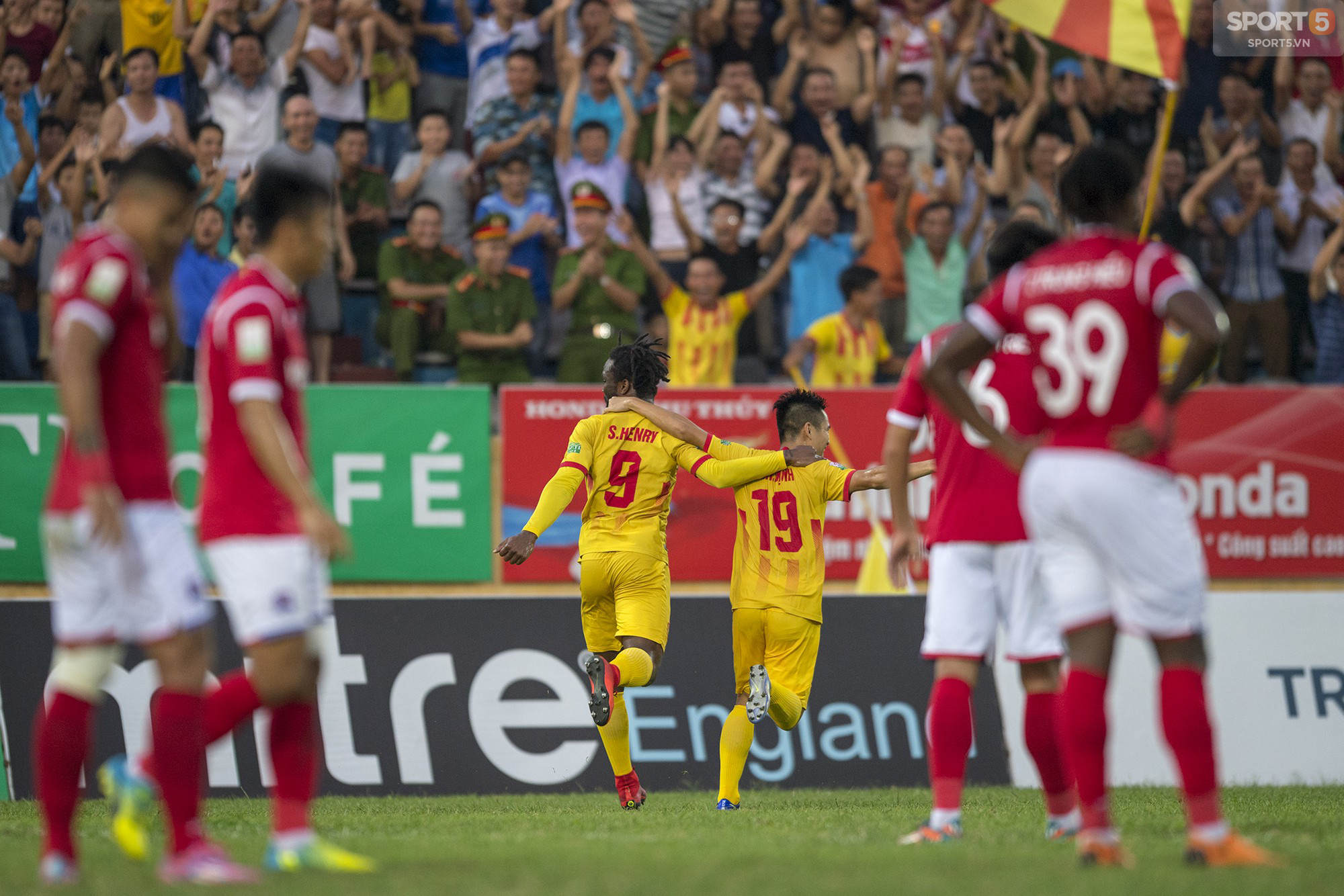 Nam Định hòa đội xếp thứ 2 V-League ở thế dẫn trước - Ảnh 5.