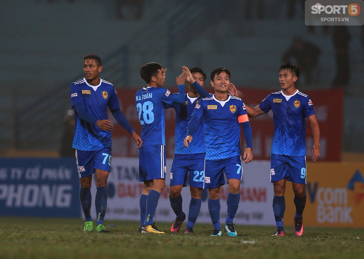 Vì sao Nam Định đẩy TP.HCM xuống đáy bảng xếp hạng V-League - Ảnh 3.