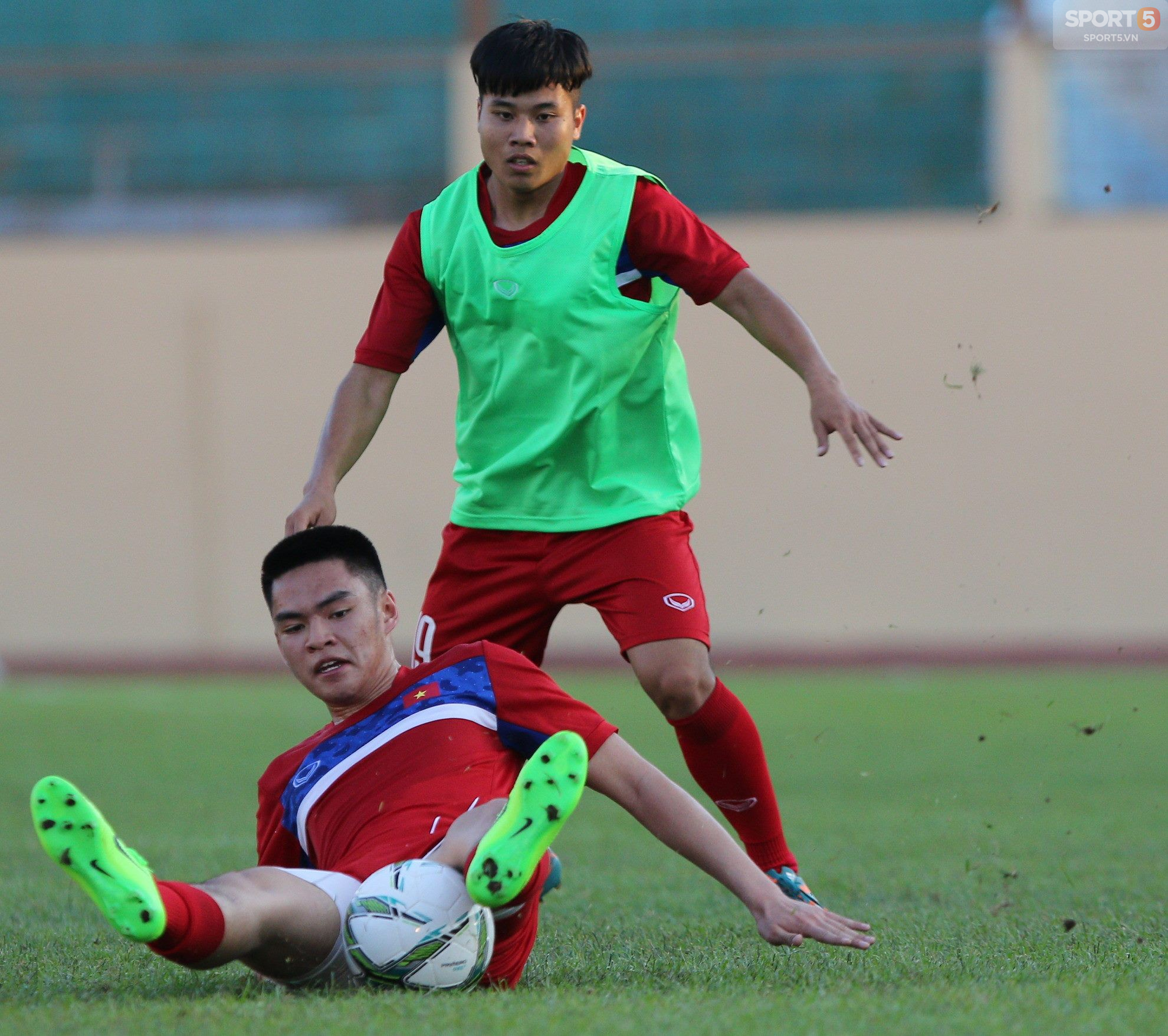 10 cầu thủ về nước dự thi THPT, U19 Việt Nam vẫn giành được trận hòa quý giá - Ảnh 2.