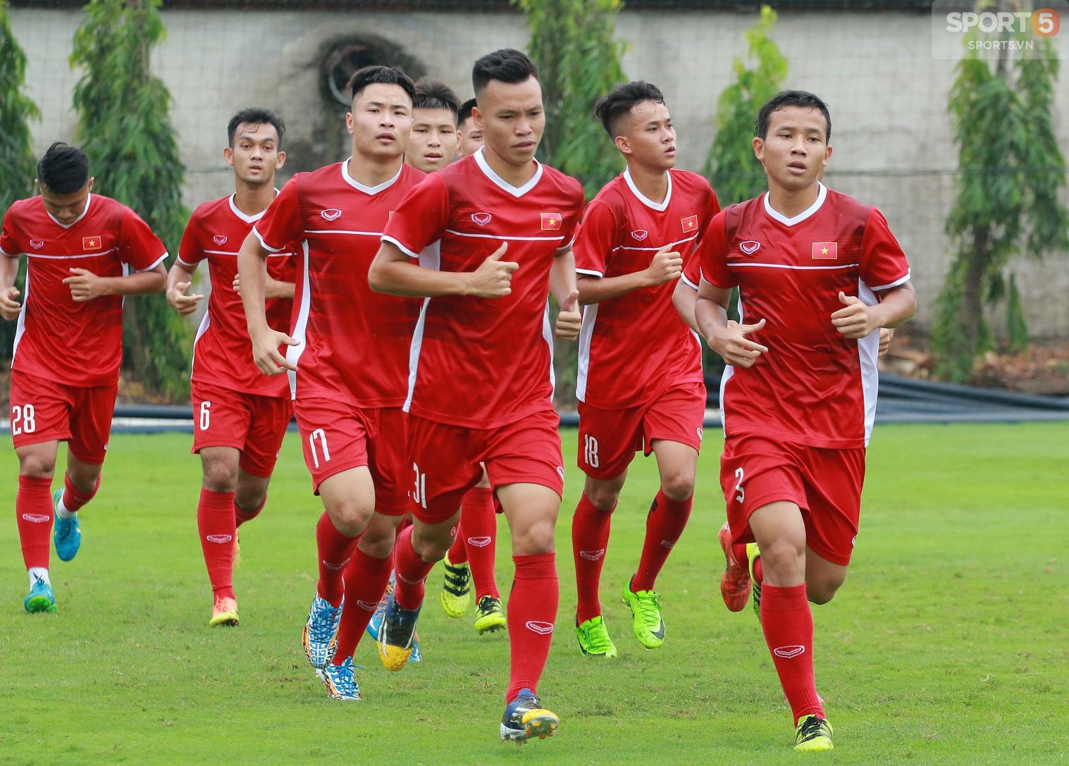HLV Park Hang-seo “xem giò” U19 Việt Nam trước khi lên đường chám trán U19 Thái Lan ở AFF - Ảnh 4.