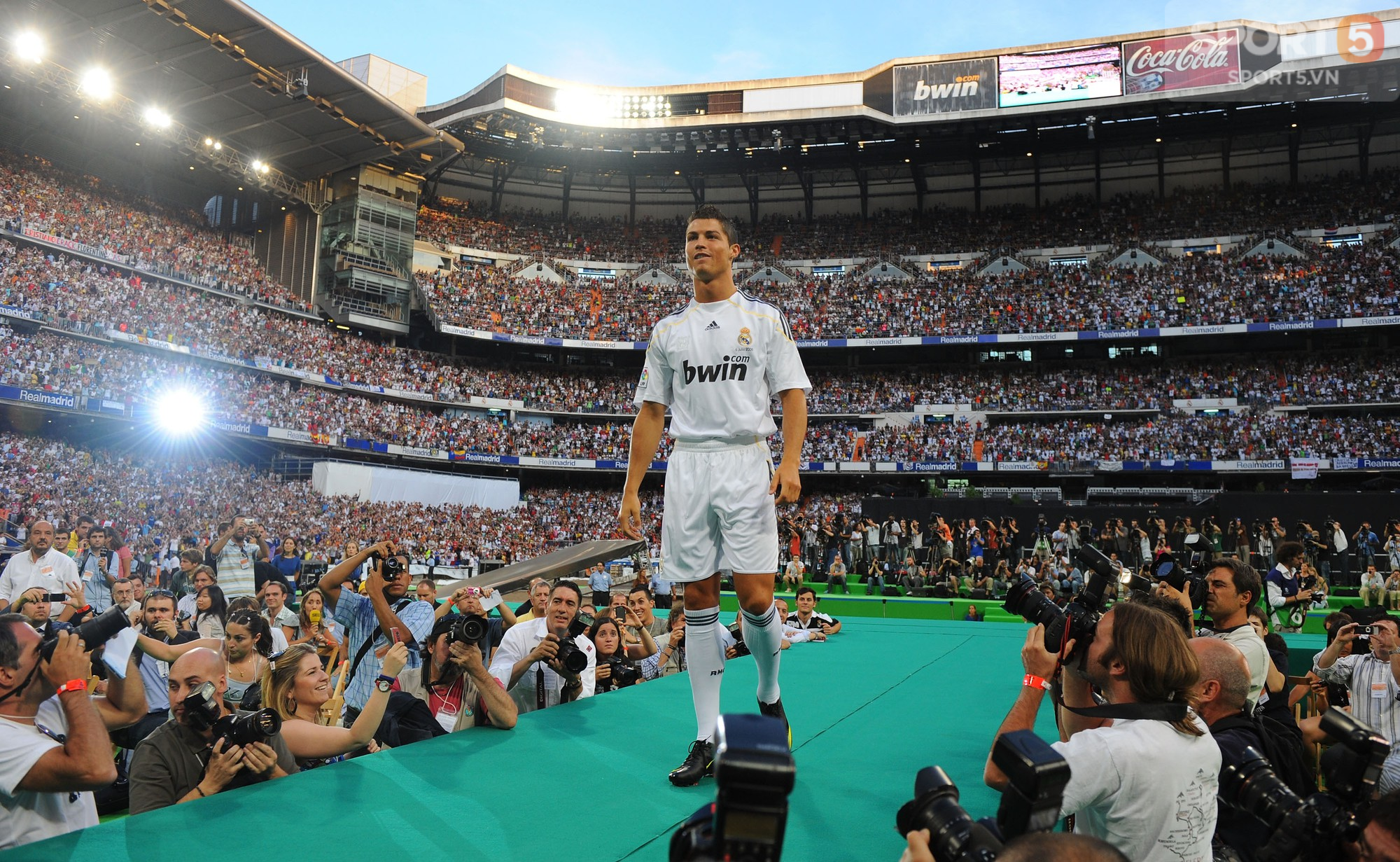 Cộng đồng mạng dự đoán fan phong trào bỏ Real, theo chân Ronaldo tới Juventus - Ảnh 1.
