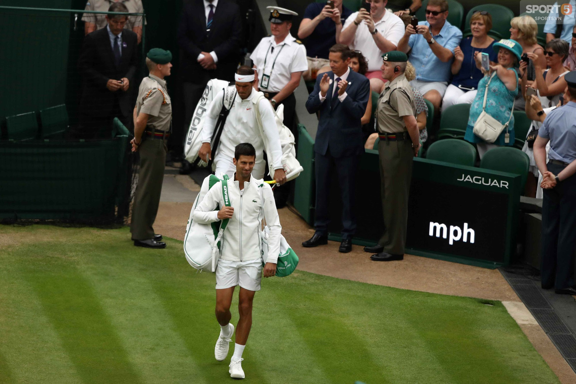 Quật ngã Nadal sau 5 set căng hơn dây đàn, Djokovic vào chung kết Wimbledon - Ảnh 3.