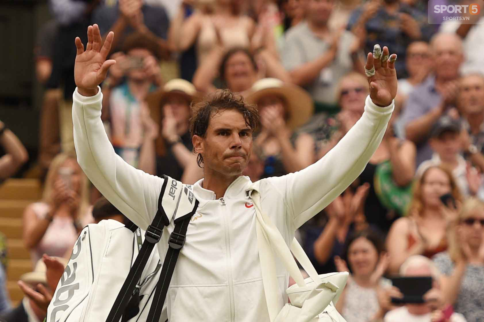 Quật ngã Nadal sau 5 set căng hơn dây đàn, Djokovic vào chung kết Wimbledon - Ảnh 14.