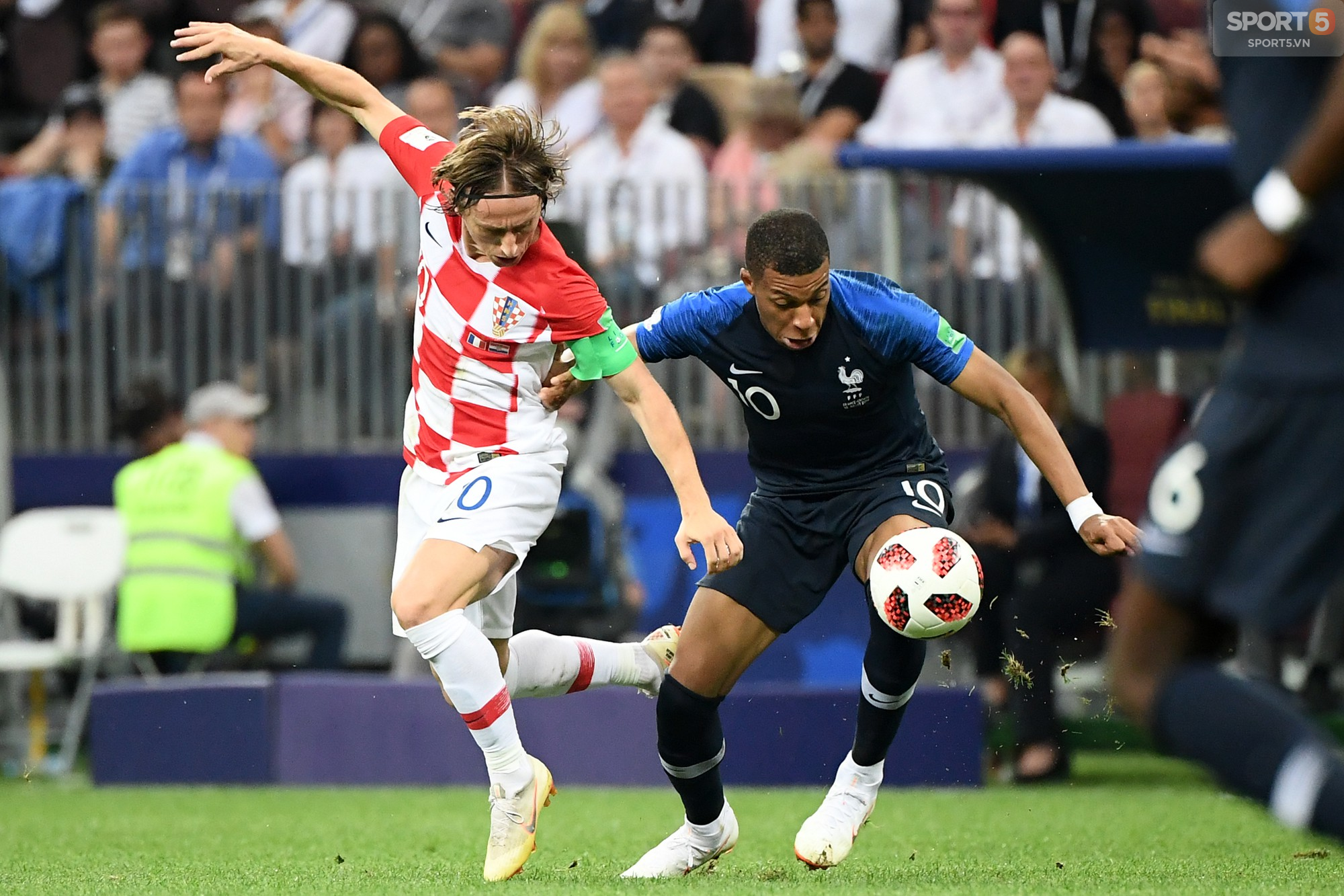 Chọc thủng lưới Croatia, Mbappe giờ chỉ thua mỗi Vua Bóng Đá Pele - Ảnh 3.