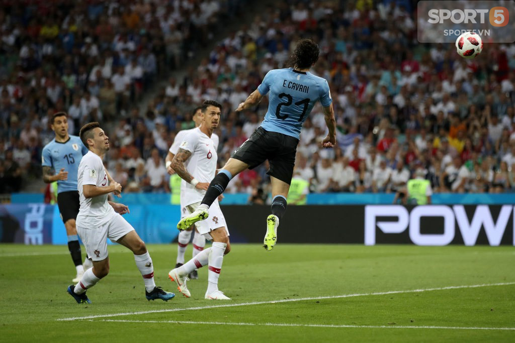 Uruguay và Colombia đau đầu: Cavani tập tễnh bước đi, James Rodriguez không thể tập luyện - Ảnh 4.