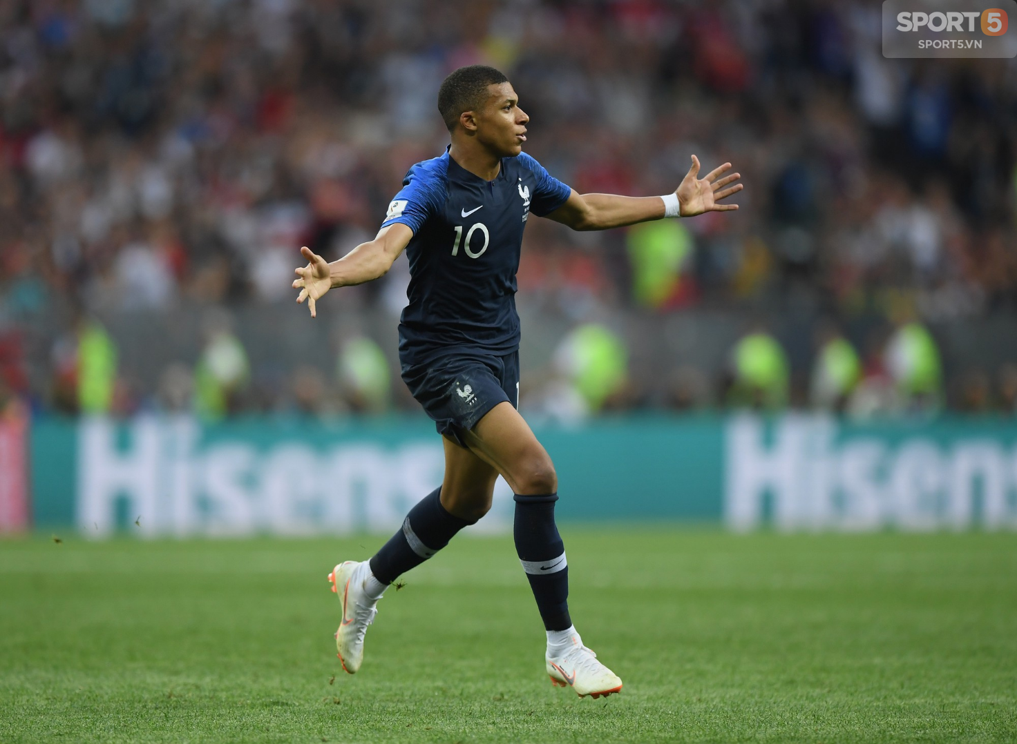 Tân binh bày tỏ ý định “dụ dỗ” Mbappe về Liverpool - Ảnh 1.