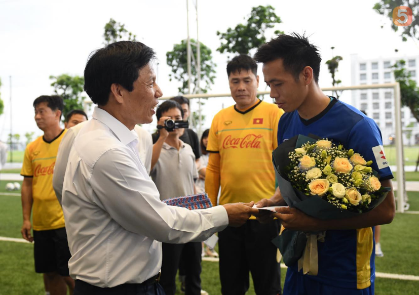Bộ trưởng Nguyễn Ngọc Thiện động viên tinh thần U23 Việt Nam trước ASIAD 2018 - Ảnh 7.