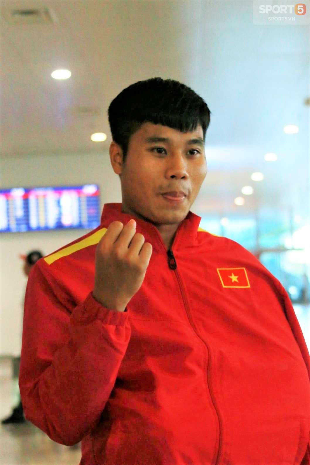 Tiền vệ gãy tay của U19 Việt Nam truyền lửa chiến thắng sang Indonesia - Ảnh 2.