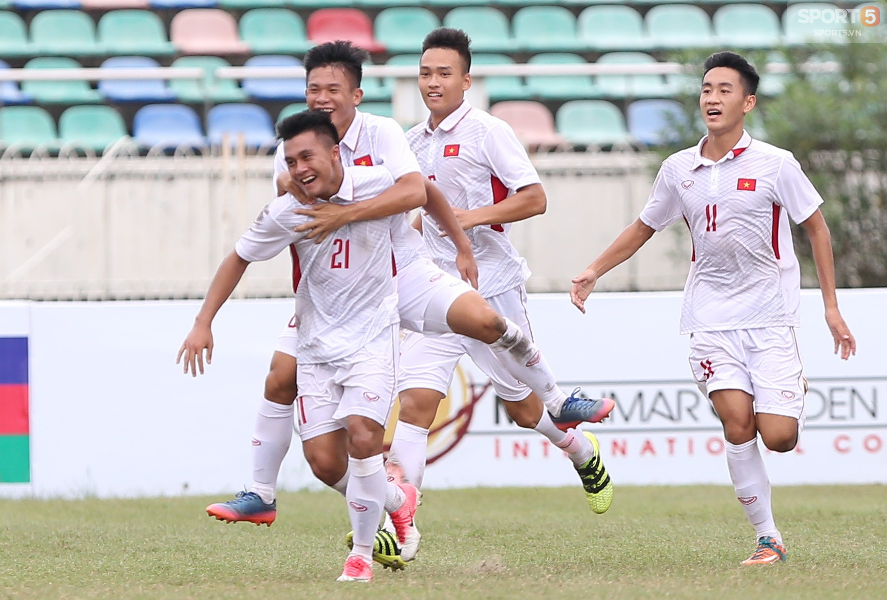 U19 Việt Nam 5-0 U19 Philipines: Chiến thắng thuyết phục - Ảnh 2.