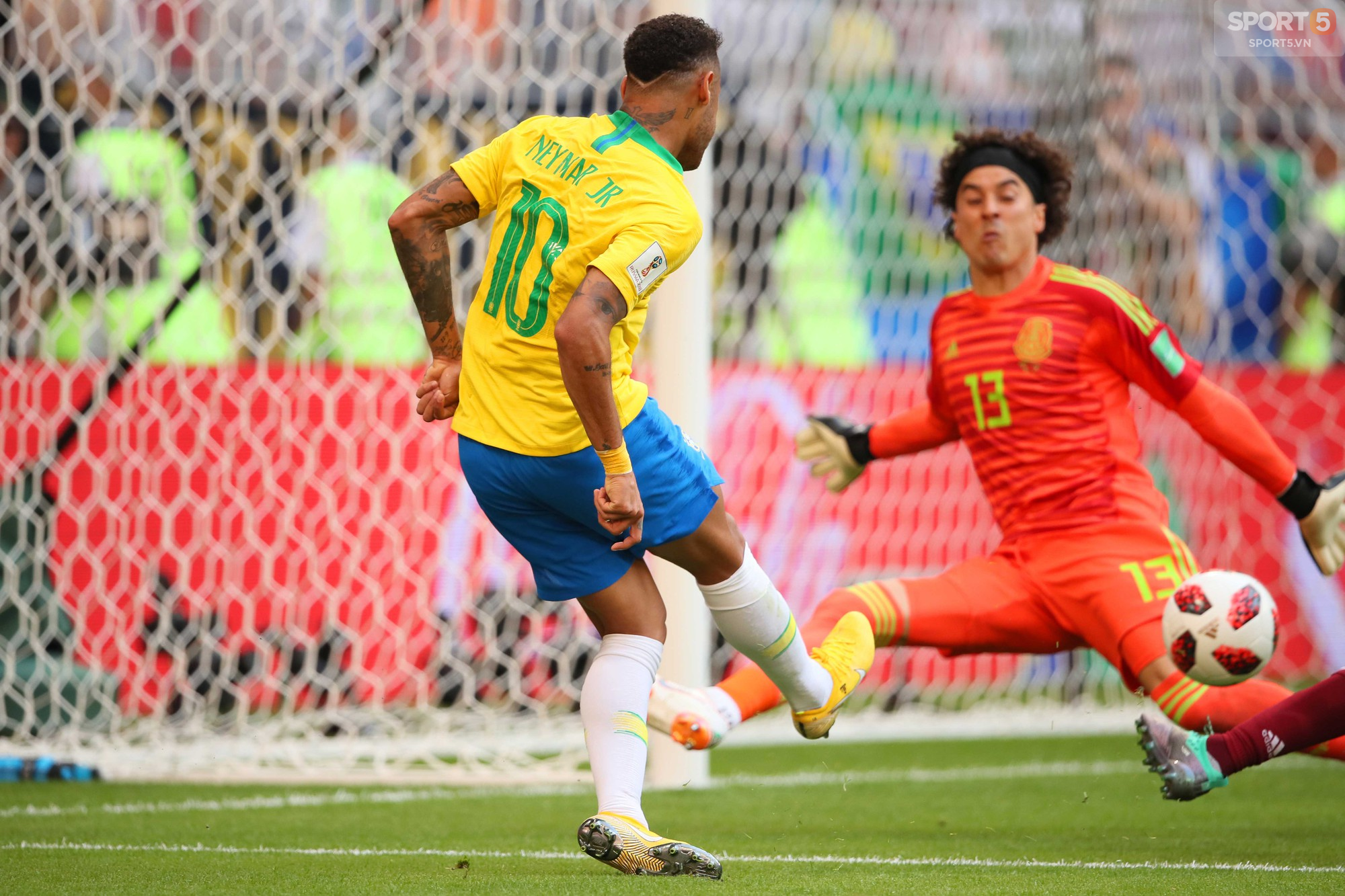 Neymar - Người hùng bị dè bỉu vì ăn vạ thô thiển - Ảnh 2.