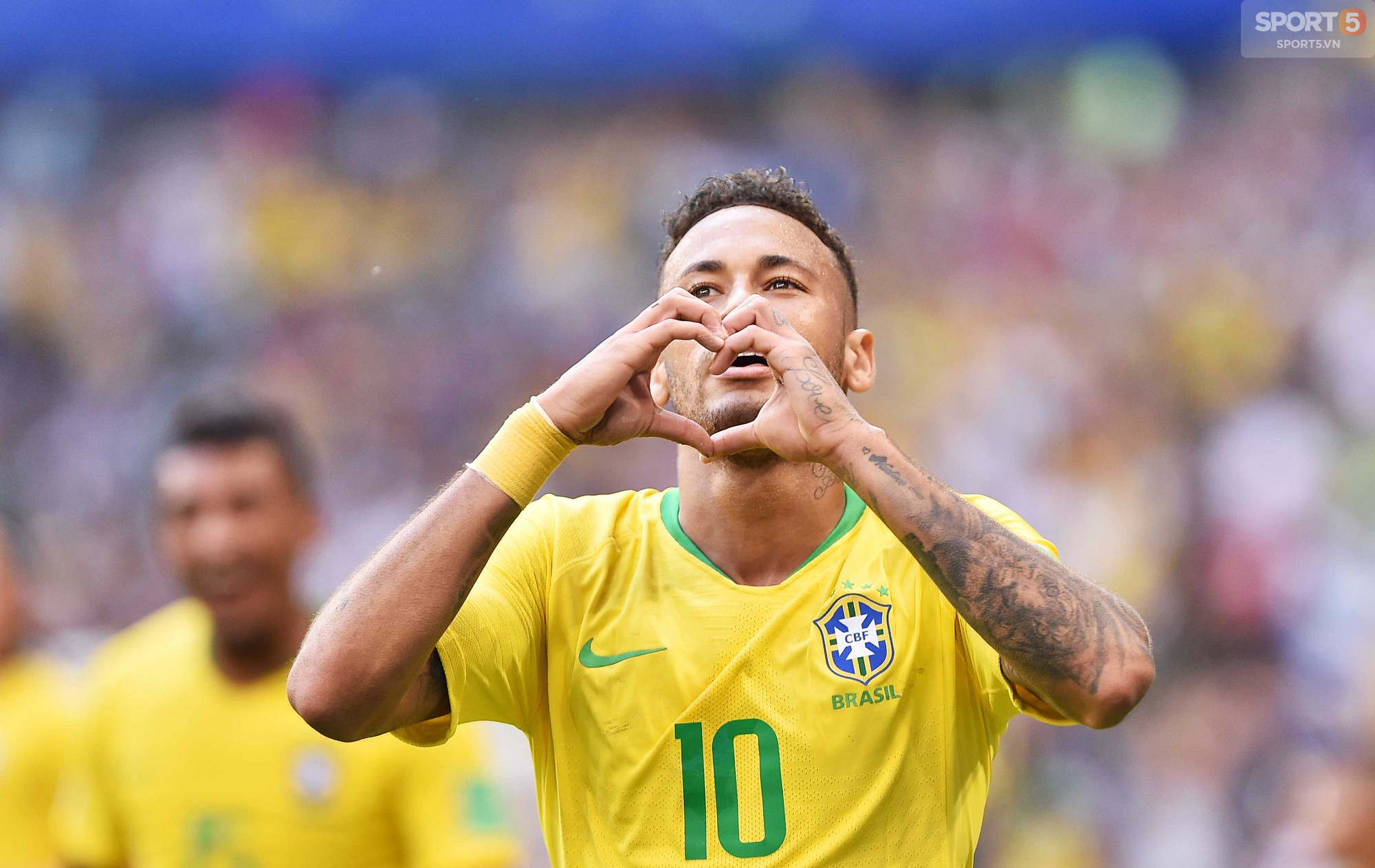 Neymar - Người hùng bị dè bỉu vì ăn vạ thô thiển - Ảnh 1.