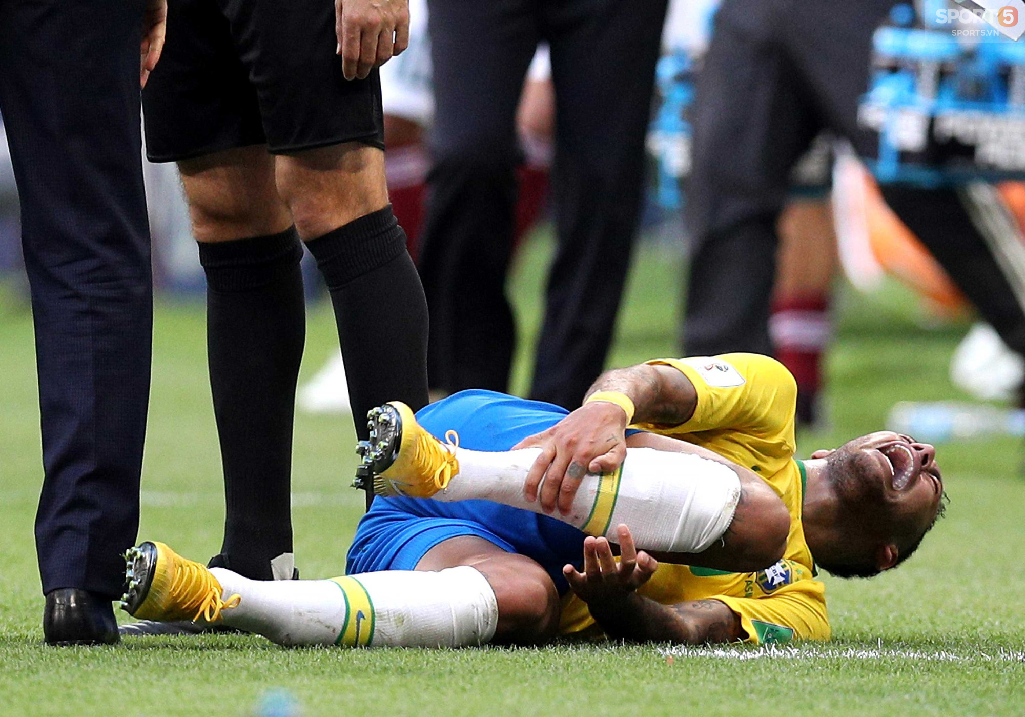 Neymar - Người hùng bị dè bỉu vì ăn vạ thô thiển - Ảnh 12.