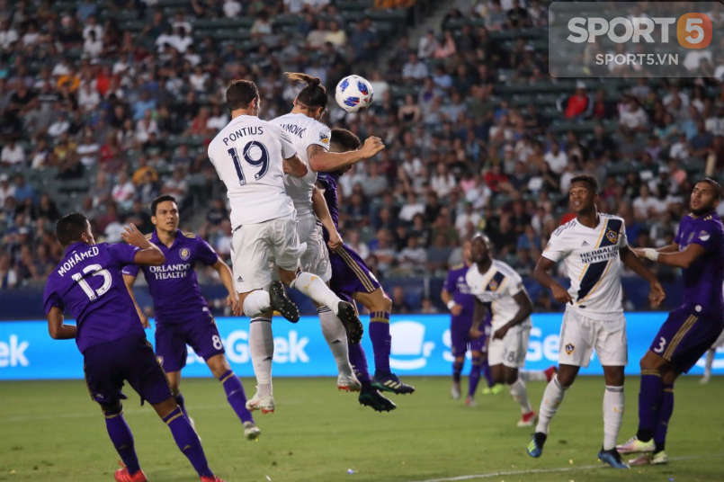 Ibrahimovic cởi áo mừng hat-trick giúp LA Galaxy ngược dòng siêu kịch tính - Ảnh 5.