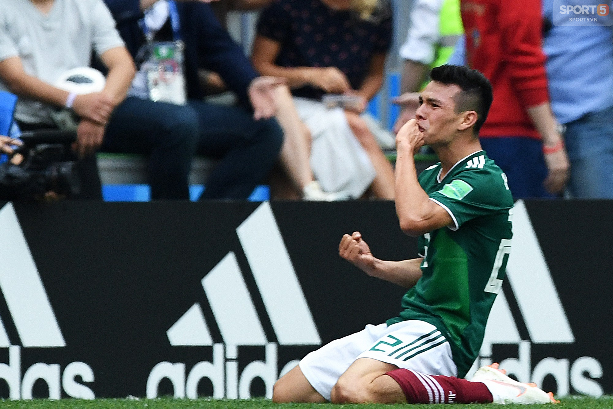Chuyển nhượng mùa World Cup: Người hùng của Mexico lọt vào tầm ngắm Arsenal - Ảnh 1.
