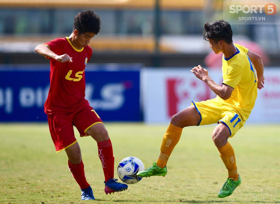 Cầu thủ U17 Viettel ngất lịm trong trận chung kết U17 Quốc gia - Ảnh 2.