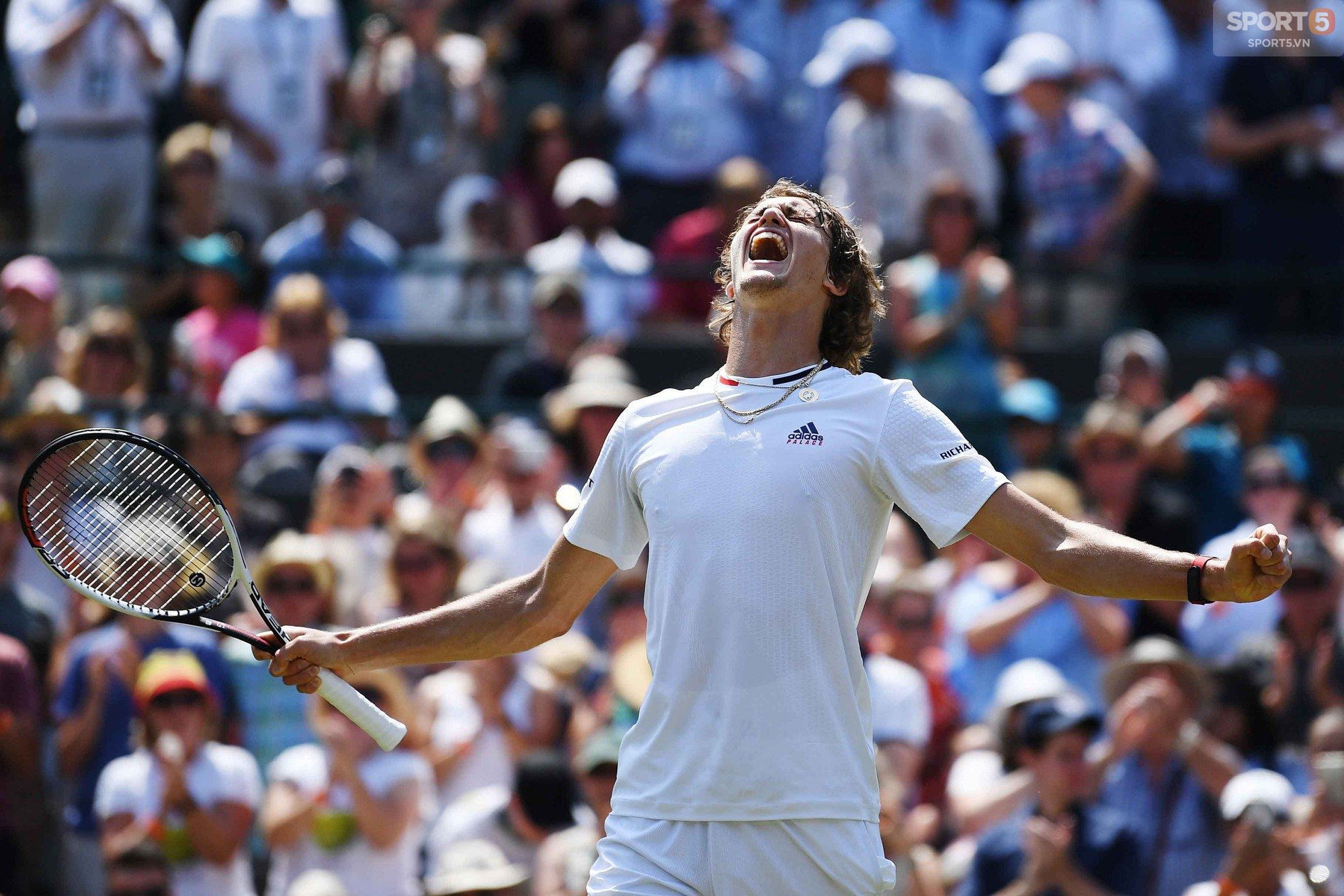 Federer lập kỷ lục trên mặt sân cỏ Wimbledon - Ảnh 8.