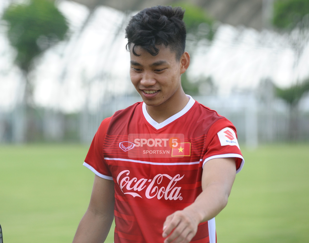 Thời trang tóc ấn tượng của dàn cầu thủ U23 Việt Nam - Ảnh 5.