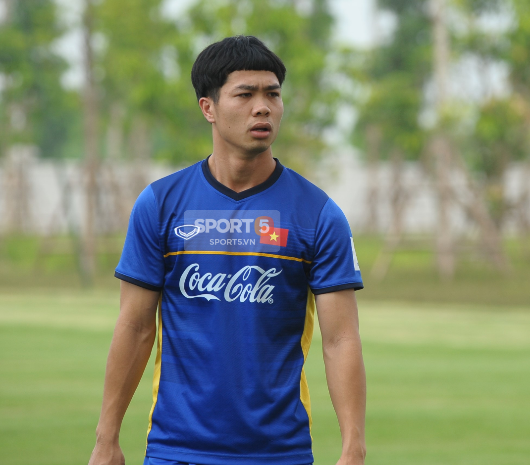 Thời trang tóc ấn tượng của dàn cầu thủ U23 Việt Nam - Ảnh 4.