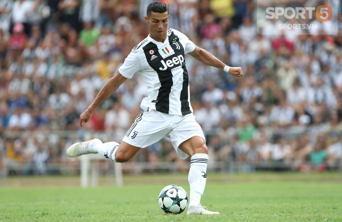 Ronaldo chỉ mất 8 phút để ghi bàn đầu tiên cho Juventus - Ảnh 10.