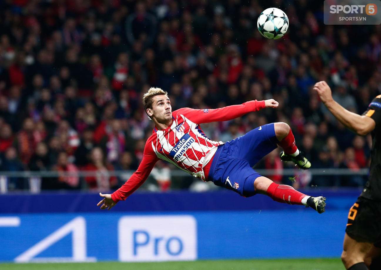 Hoàng tử Griezmann đeo băng đội trưởng của Atletico Madrid mùa tới - Ảnh 1.