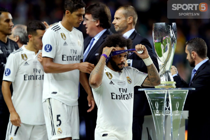 Đội phó cởi bỏ huy chương, đội trưởng Real trầm ngâm nhìn gã hàng xóm ăn mừng Siêu cúp châu Âu - Ảnh 5.