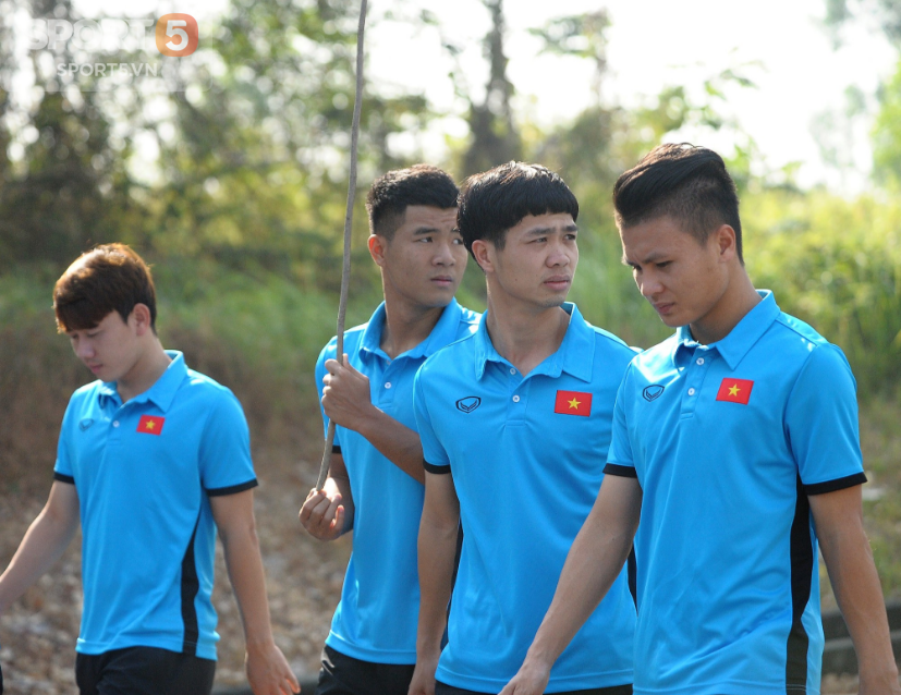 Tuyển thủ Olympic Việt Nam kêu đau lưng hàng loạt - Ảnh 4.