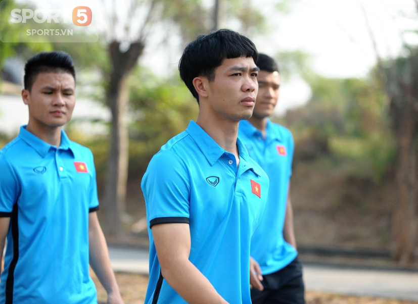 Tuyển thủ Olympic Việt Nam kêu đau lưng hàng loạt - Ảnh 2.