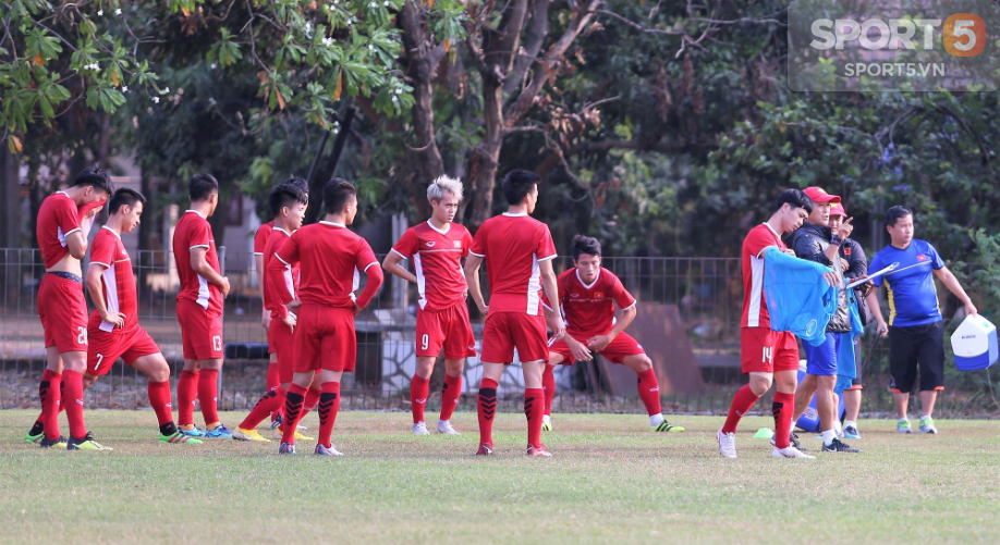 HLV Park Hang-seo thử nghiệm Văn Toàn trong đội hình chính trước trận gặp Nhật Bản  - Ảnh 1.