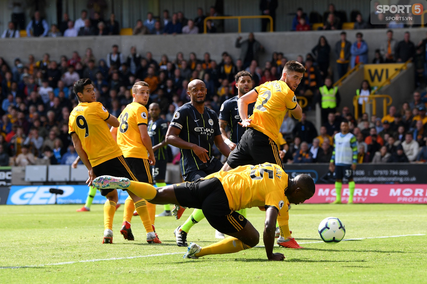 Wolves 1-1 Man City: Ngày đen đủi của nhà vô địch - Ảnh 2.