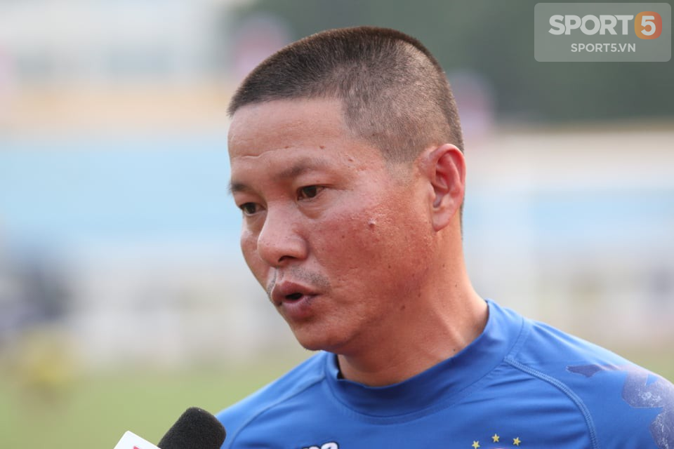 HLV Chu Đình Nghiêm: Hà Nội chưa có đủ quân số để chuẩn bị cho trận đấu với SLNA - Ảnh 1.