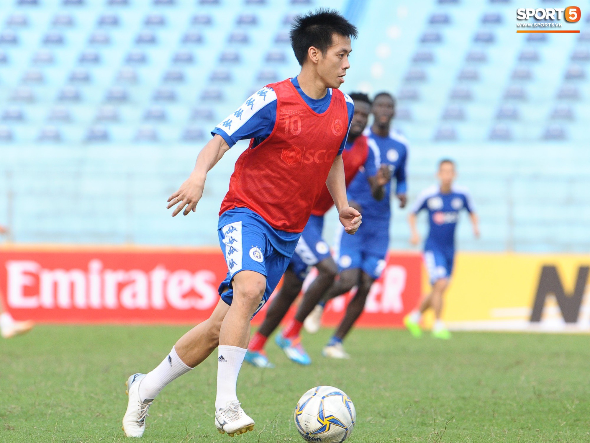 Hà Nội FC nhận tin không vui về tình hình chấn thương của Duy Mạnh - Ảnh 2.