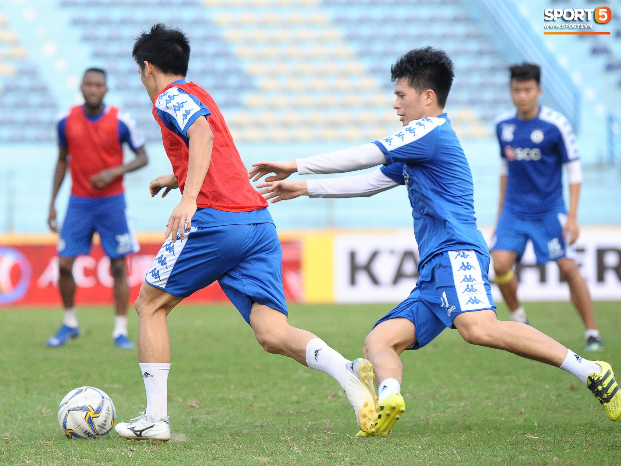 Hà Nội FC nhận tin không vui về tình hình chấn thương của Duy Mạnh - Ảnh 3.
