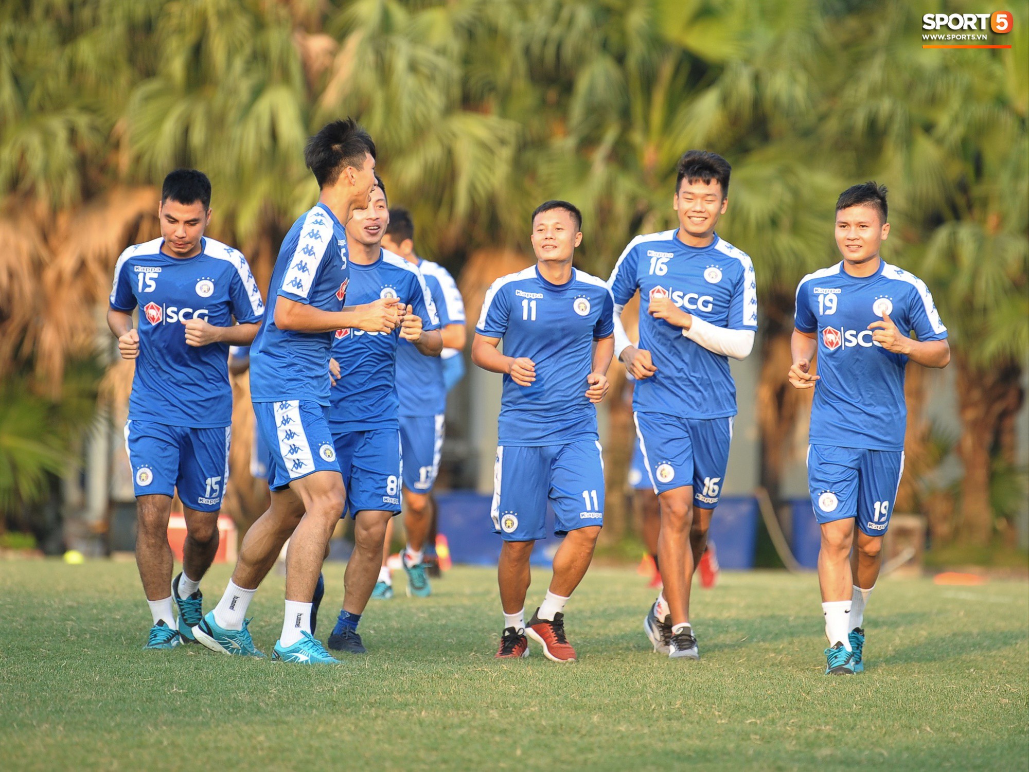 Bùi Tiến Dũng tỉ mỉ tới từng chi tiết trước buổi tập của Hà Nội FC - Ảnh 11.