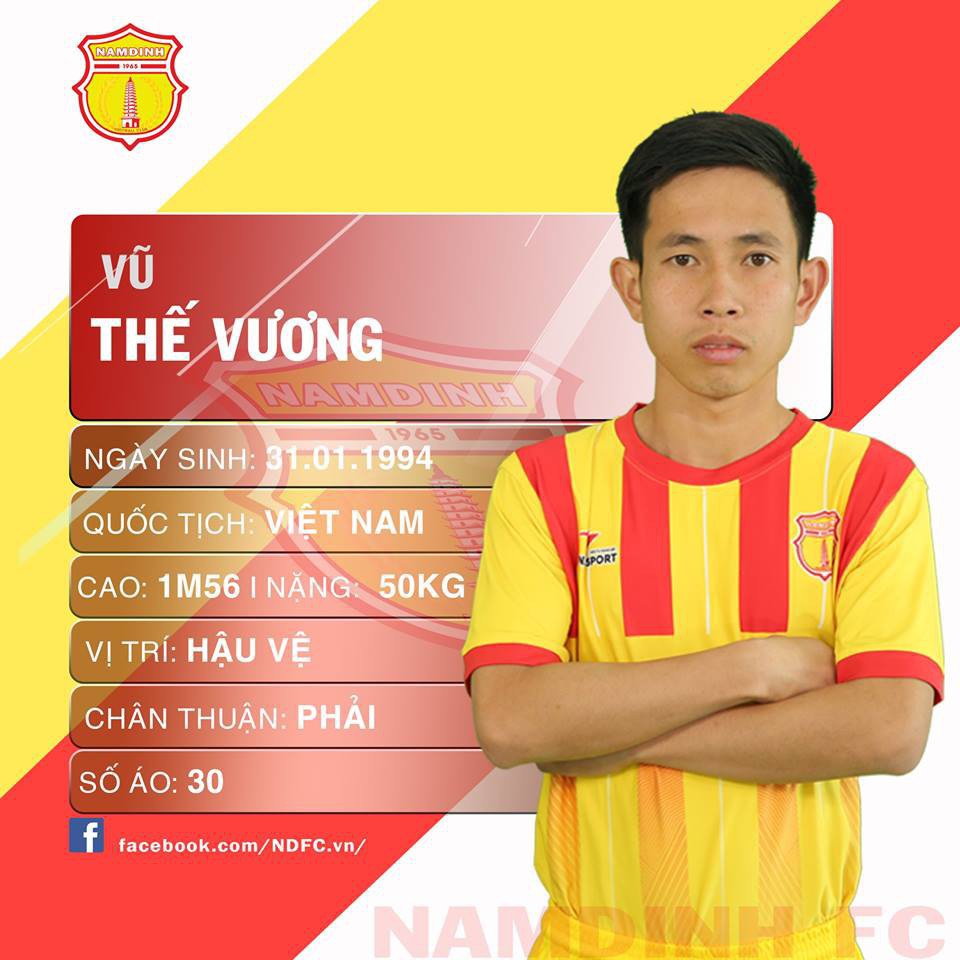 Không đẹp trai cũng chẳng 6 múi, cầu thủ lùn nhất V.League khiến làng bóng Việt tuần qua sửng sốt - Ảnh 1.