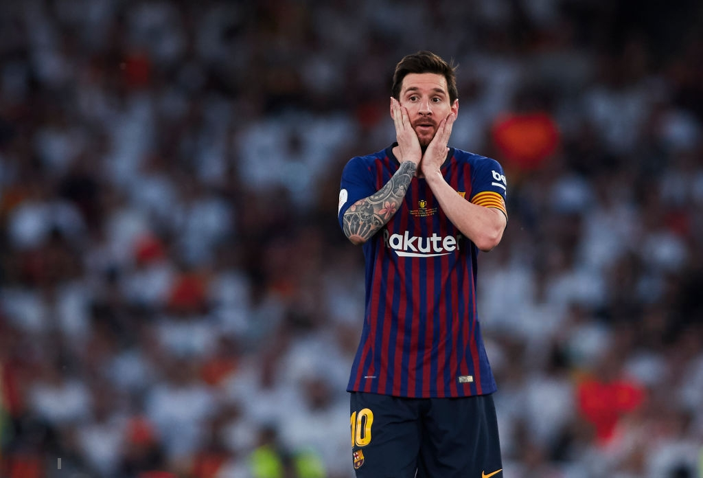 Có cầu thủ nào buồn thảm hơn Messi lúc này: Danh hiệu vớt vát niềm vui cuối mùa bỗng chốc tan biến - Ảnh 7.