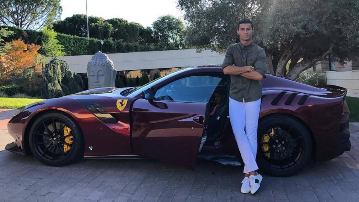 Mùa giải sắp kết thúc, Ronaldo tự thưởng cho bản thân siêu xe triệu USD khiến fan trầm trồ: Đẳng cấp vậy mới xứng với anh - Ảnh 8.