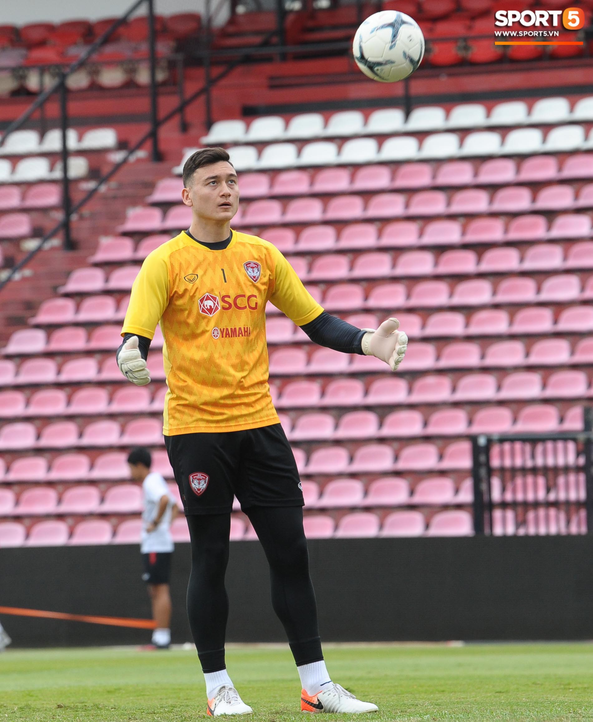 Đặng Văn Lâm đã thăm dò kỹ 2 tiền đạo Thái Lan, sẵn sàng cho trận đại chiến với chủ nhà tại Kings Cup 2019 - Ảnh 2.